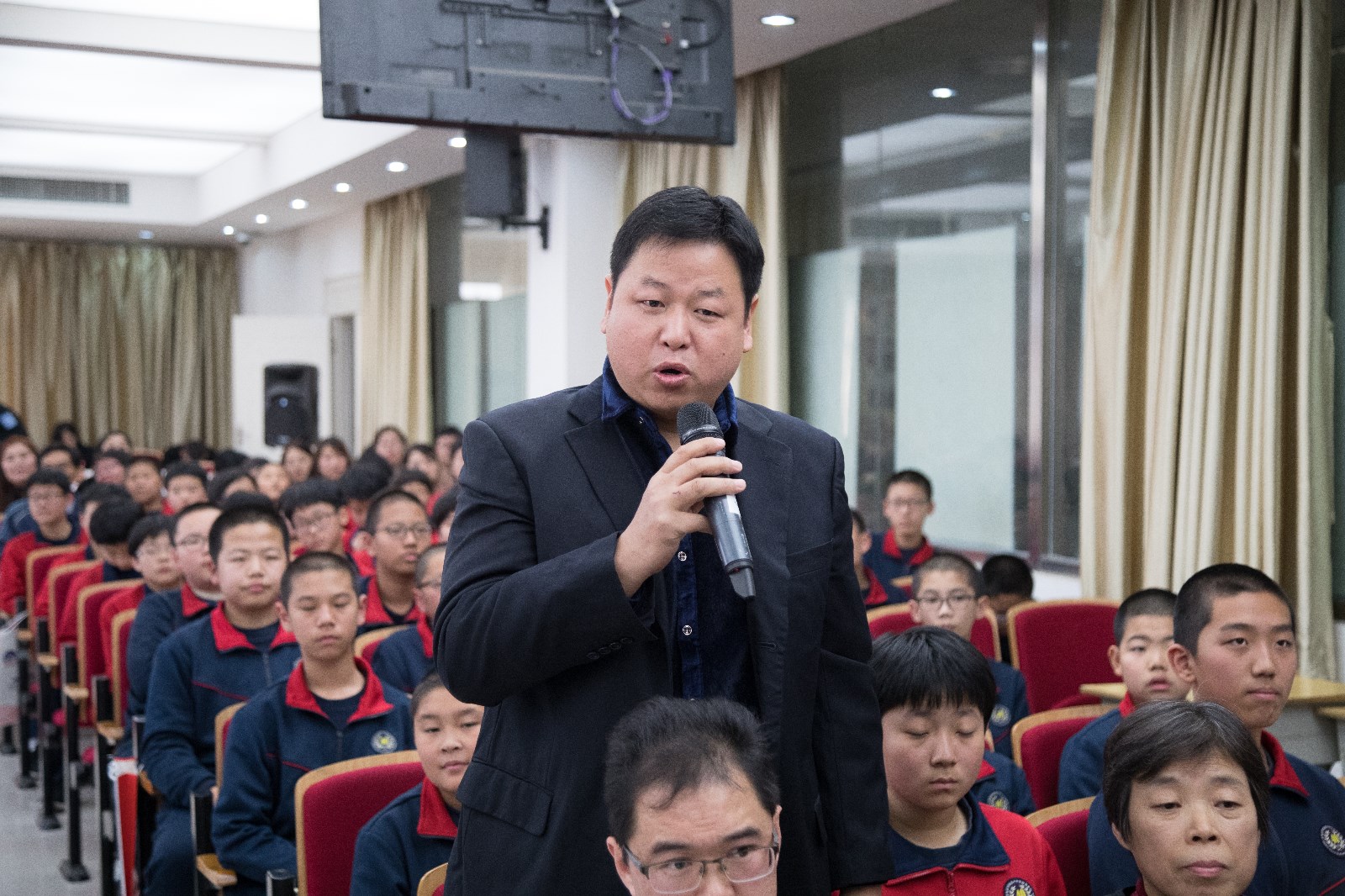 20181114094927_7家长提问22.jpg 20181114094927_7家长提问22.jpg
