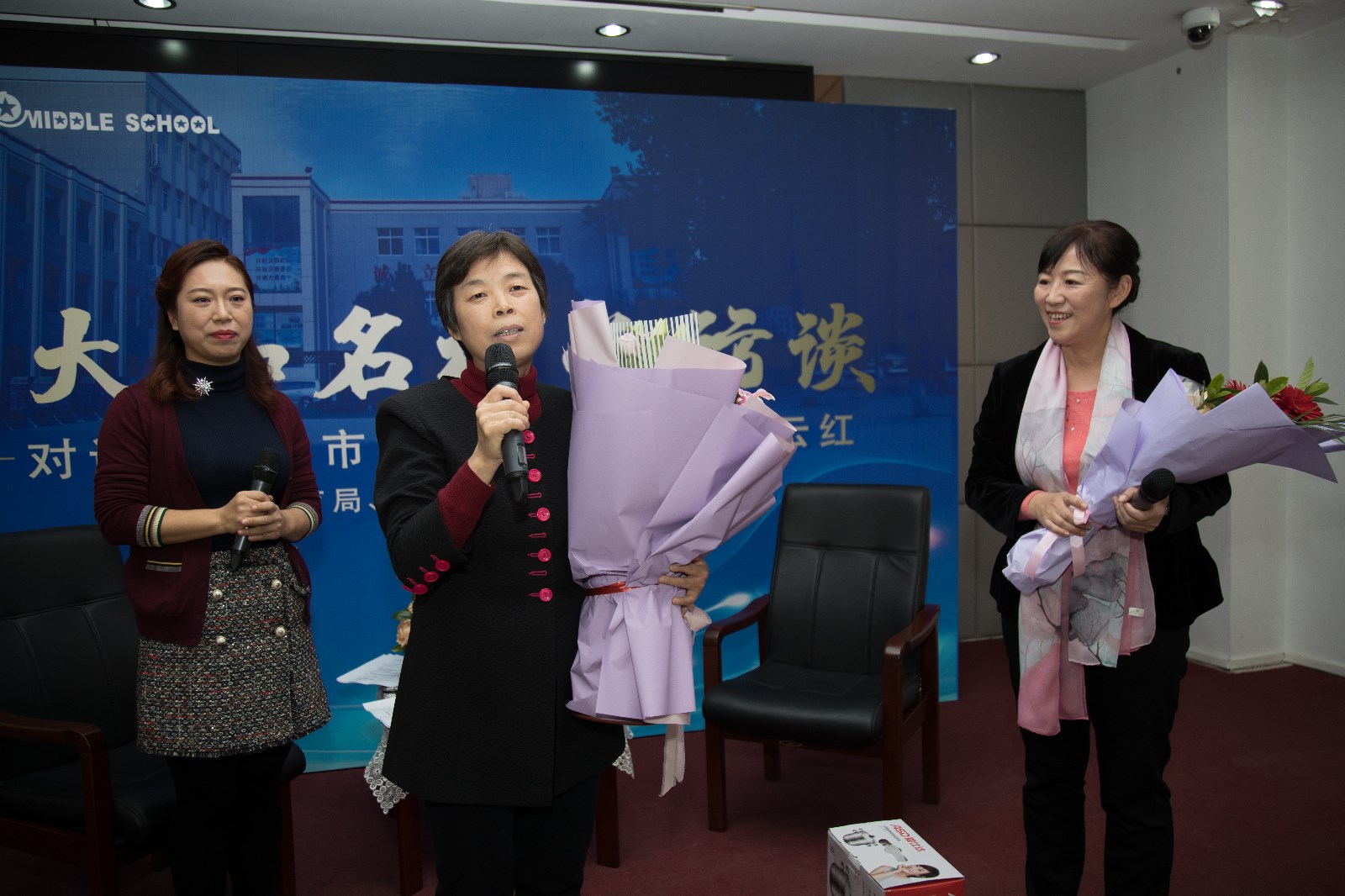20181114094930_13即将退休的卞惠爱老师谈感受.jpg 20181114094930_13即将退休的卞惠爱老师谈感受.jpg