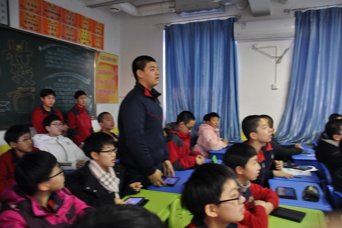 20190108160220_1709班同学抢答回答问题.JPG