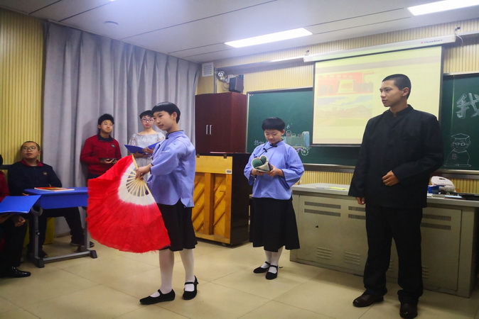 20190108160508_1708班同学的表演.jpg