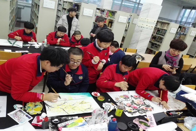 20190108165853_同学们作画中.jpg