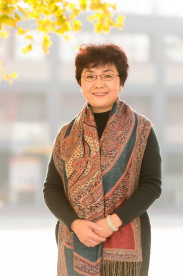 董莹.jpg