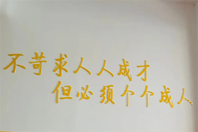 9263dcdfe3ae09c85db8a160440809f0-sz_1976145.webp.jpg