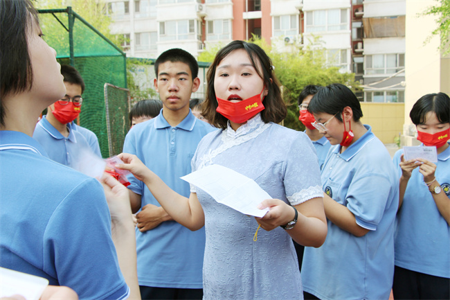 20220621121253_送考教师10.JPG