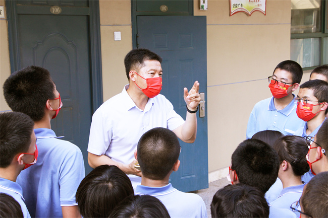 20220621121253_送考教师14.JPG