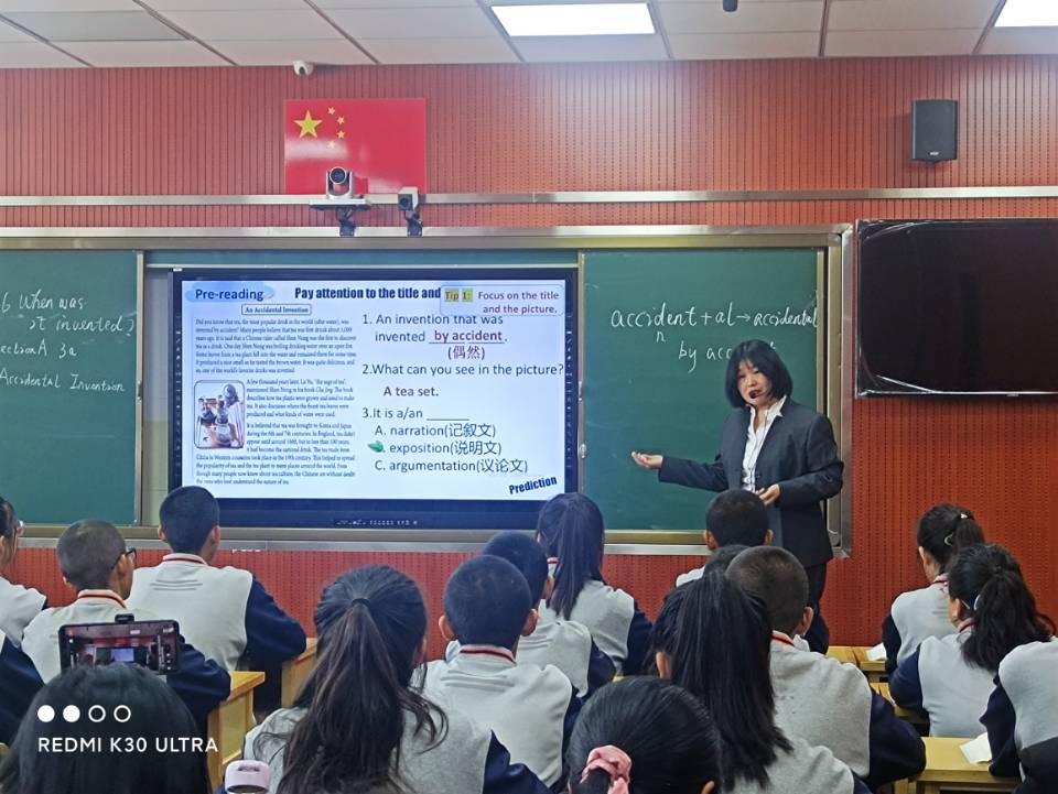 胡老师4.jpg 胡老师4.jpg