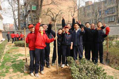 师生体验到劳动的快乐