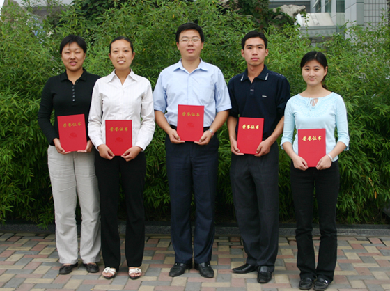自左至右分别是李鹏雏、刘会娟、曹杰、薛彪、程霞老师