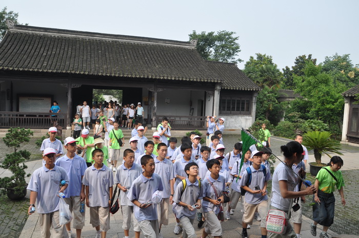 “终于到了下一个景点啦”