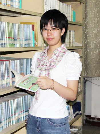 我校08届毕业生刘青,在2011年的高考中她取得了597分的好成绩,成为桥西区文理科状元