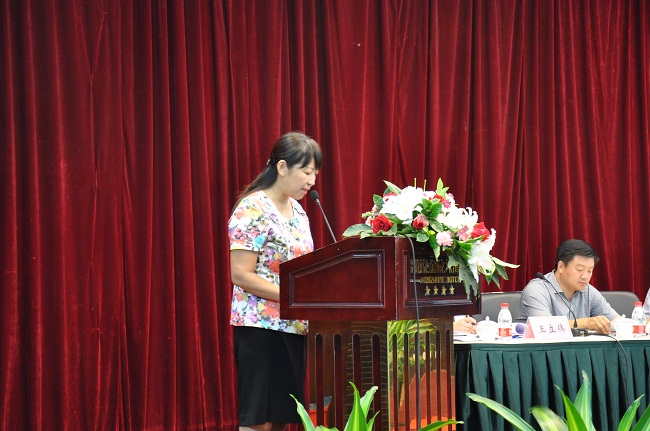 校长李云红发言